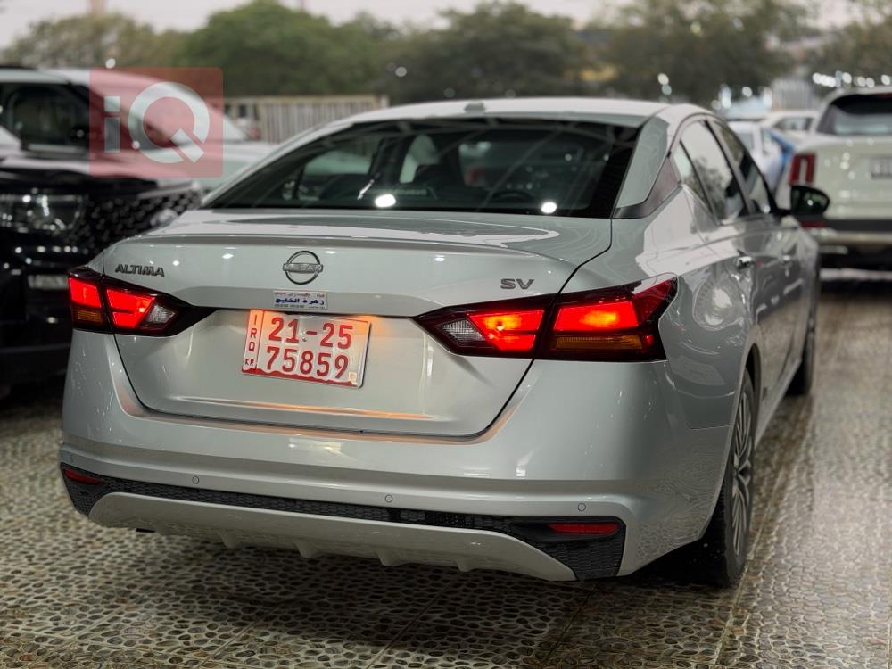 نيسان ألتيما